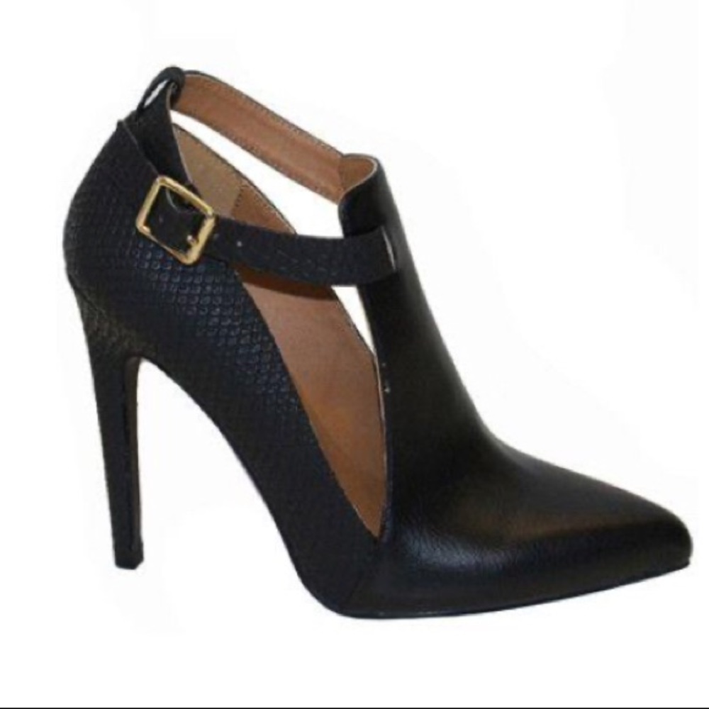 Qupid Snake Accented Pointed Toe Heels Sz 5.5